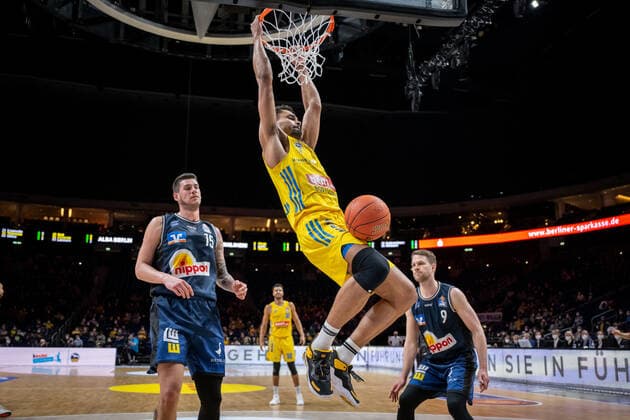 Basketball Berlin 13 02 2022 Season 2021 2022 easyCredit BBL 1 Bundesliga Alba Berlin HAKRO Merlins Crailsheim Oscar Da Silva Alba Berlin, No 01 Bogdan Radosavljevic Crailsheim, No 15 Fabian Bleck Crailsheim, No 09