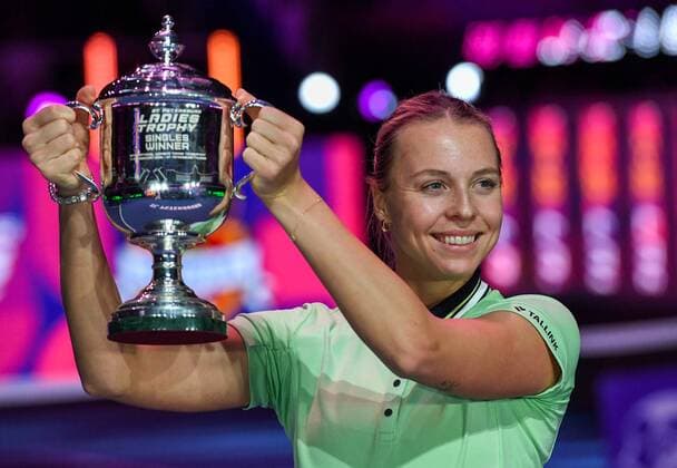 Russia Tennis St.Petersburg Ladies Trophy 2022 8113875 13.02.2022 Single winner Estonia s Anett Kontaveit poses with the main trophy during the award ceremony at the St. Petersburg Ladies Trophy 2022 tennis tournament in St.Petersburg, Russia. Alexei Danichev Sputnik St. Petersburg Russia  Copyright: xAlexeixDanichevx