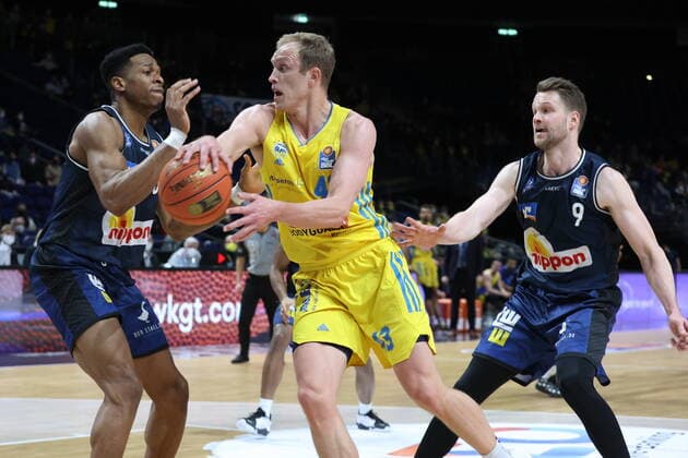 DEU, easyCredit BBL, ALBA vs Crailsheim, 13 02 2022, Mercedes Benz Arena, Berlin, DEU, easyCredit BBL, ALBA vs Crailsheim, pictured a43, Richmond Aririguzoh Crailsheim 34 , Fabian Bleck Crailsheim 9 nordphotoxGmbHx xEngler nph00076