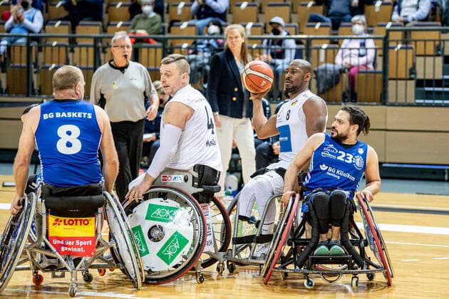 Wheelchair Basketball Bundesliga RSV Lahn Dill BG Baskets Hamburg, 12 02 22 Brian Bell 8 RSV Lahn Dill , Dominik Mosler 4 RSV Lahn Dill , Saman Balaghi 23 BG Baskets Hamburg , Nikolaus Classen 8 BG Baskets Hamburg Wheelchair Basketball Bundesliga RSV Lahn Dill BG Baskets Hamburg Wetzlar, 12 02 22 Copyright: xBEAUTIFULxSPORTS Roeczeyx