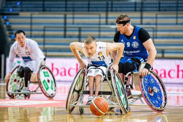 Wheelchair Basketball Bundesliga RSV Lahn Dill BG Baskets Hamburg, 12 02 22 Thomas Boehme 13 RSV Lahn Dill , Kai Moeller 9 BG Baskets Hamburg Wheelchair Basketball Bundesliga RSV Lahn Dill BG Baskets Hamburg Wetzlar, 12 02 22 Copyright: xBEAUTIFULxSPORTS Roeczeyx