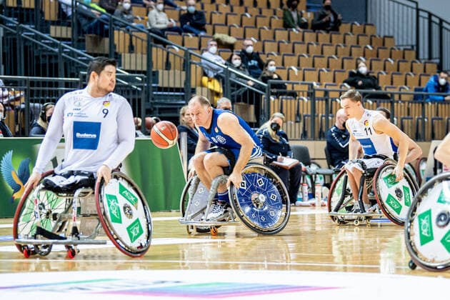 Wheelchair Basketball Bundesliga RSV Lahn Dill BG Baskets Hamburg, 12 02 22 Nikolaus Classen 8 BG Baskets Hamburg , Hiroaki Kozai 9 RSV Lahn Dill , Quinten Zantinge 11 RSV Lahn Dill Wheelchair Basketball Bundesliga RSV Lahn Dill BG Baskets Hamburg Wetzlar, 12 02 22 Copyright: xBEAUTIFULxSPORTS Roeczeyx