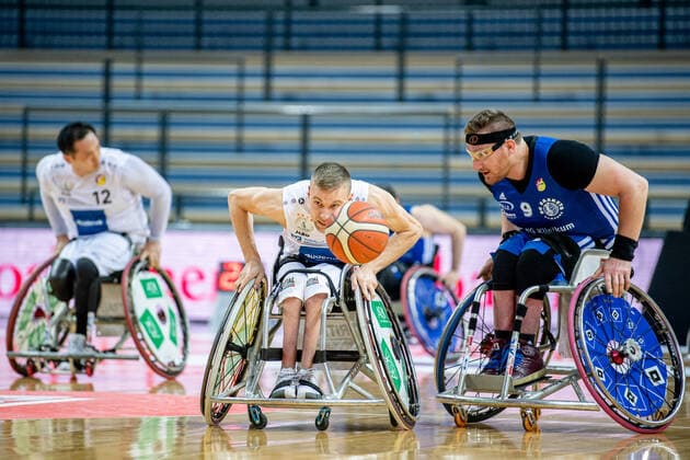 Wheelchair Basketball Bundesliga RSV Lahn Dill BG Baskets Hamburg, 12 02 22 Thomas Boehme 13 RSV Lahn Dill , Kai Moeller 9 BG Baskets Hamburg Wheelchair Basketball Bundesliga RSV Lahn Dill BG Baskets Hamburg Wetzlar, 12 02 22 Copyright: xBEAUTIFULxSPORTS Roeczeyx