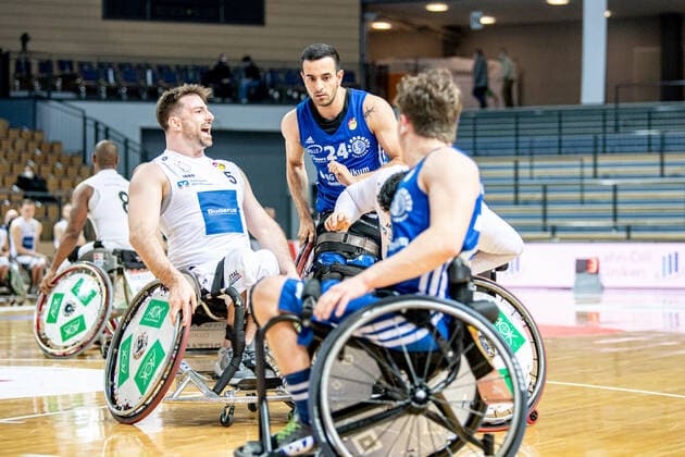 Wheelchair Basketball Bundesliga RSV Lahn Dill BG Baskets Hamburg, 12 02 22 Simon Brown 5 RSV Lahn Dill , Mojtaba Kamali 24 BG Baskets Hamburg , Wheelchair Basketball Bundesliga RSV Lahn Dill BG Baskets Hamburg Wetzlar, 12 02 22 Copyright: xBEAUTIFULxSPORTS Roeczeyx