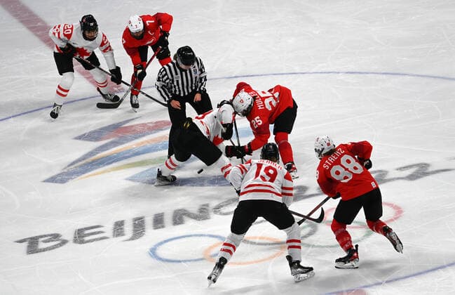(220214) -- BEIJING, Feb. 14, 2022 -- Athletes of Canada and Switzerland compete during the Ice hockey, Eishockey women s play-off semifinal between Canada and Switzerland at Wukesong Sports Centre in Beijing, capital of China, Feb. 14, 2022. ) (BEIJING2022)CHINA-BEIJING-OLYMPIC Winter games, Winterspiele,Spiele, Summer games ICE HOCKEY-WOMEN S PLAYOFF SEMIFINAL-CANADA VS SWITZERLAND (CN) LiuxXiao 