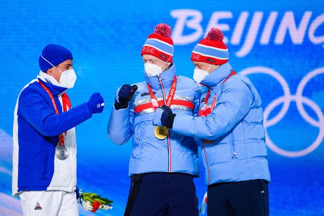 220214 Quentin Fillon Maillet of France, Johannes Thingnes Bo of Norway and Tarjei Bo of Norway celebrate at the medal ceremony for men s biathlon 10 km sprint during day 10 of the 2022 Winter Olympics on February 14, 2022 in Zhangjiakou Photo Joel Marklund BILDBYRAN kod JM JM0284 bbeng olympic games olympics winter olympics os ol olympiska spel vinter os olympiske leker peking peking 2022 beijing 2022 beijing 2022 olympic games beijing 2022 winter olympic games peking os beijing ol vinter ol medaljceremoni medaljeseremoni celebration jubel norge norway guld bronze,  Copyright: JOELxMARKLUND BB220214JM027