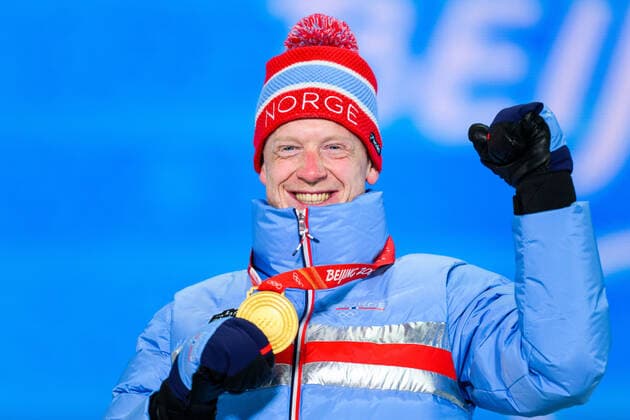 220214 Johannes Thingnes Bo of Norway celebrate at the medal ceremony for men s biathlon 10 km sprint during day 10 of the 2022 Winter Olympics on February 14, 2022 in Zhangjiakou Photo Joel Marklund BILDBYRAN kod JM JM0284 bbeng olympic games olympics winter olympics os ol olympiska spel winter olympics olympics peking peking 2022 beijing 2022 beijing 2022 olympic games beijing 2022 winter olympic games beijing os beijing ol winter ol medal ceremony medal ceremony celebration jubil norway norway gold,  Copyright: JOELxMARKLUND BB220214JM036