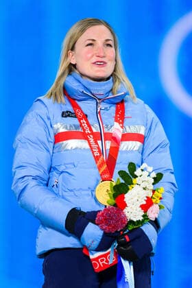 220214 Marte Olsbu Roiseland of Norway celebrate with gold medal at the medal ceremony for women bi s biathlon 10 km pursuit during day 10 of the 2022 Winter Olympics on February 14, 2022 in Zhangjiakou Photo Joel Marklund BILDBYRAN kod JM JM0284 bbeng olympic games olympics winter olympics os ol olympics winter os olympics peking peking peking 2022 beijing 2022 beijing 2022 olympic games beijing 2022 winter olympic games peking os beijing ol winter ol medal ceremony medal ceremony celebration jubil norway norway gold,  Copyright: JOELxMARKLUND BB220214JM067