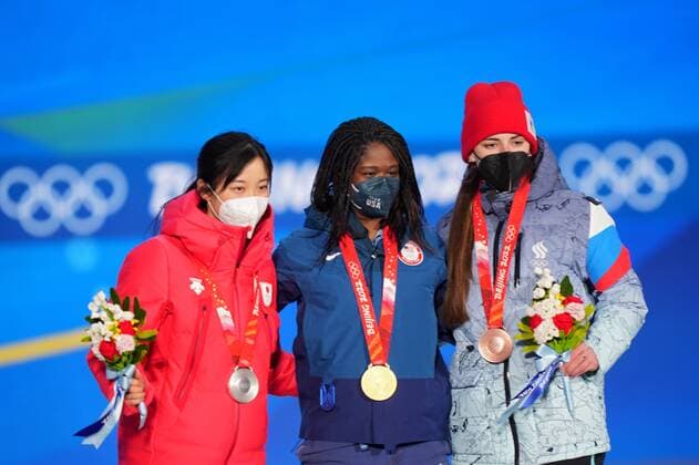 China Olympics 2022 Medal Ceremony 8114399 14.02.2022 Silver medalist Japan s Miho Takagi, gold medalist Erin Jackson, of the United States, and bronze medalist Russian Olympic Committee s Angelina Golikova pose during the medal ceremony for the Speed skating, Eisschnelllauf women s 500 m event of the Beijing 2022 Winter Olympic Games, Olympische Spiele, Olympia, OS at the Medals Plaza in Beijing, China. Alexander Vilf Sputnik Beijing China  Copyright: xAlexanderxVilfx