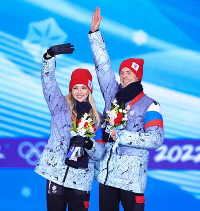 (220214) -- BEIJING, Feb. 14, 2022 -- Silver medalists Victoria Sinitsina Nikita Katsalapov of ROC react during the awarding ceremony of Figure skating, Eiskunstlauf ice dance free dance at the Beijing Medals Plaza of the Winter Olympics in Beijing, capital of China, Feb. 14, 2022. ) (BEIJING2022)CHINA-BEIJING-OLYMPIC Winter games, Winterspiele,Spiele, Summer games AWARDING CEREMONY (CN) YangxLei 