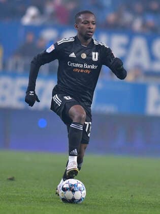 Samuel Asamoah in the football match between Universitatea Craiova and FC U Craiova, counting for Liga 1 Casa Pariurilor, played on Ion Oblemenco Stadium in Craiova, Monday, February 14, 2022 Craiova Copyright: xRazvanxPasarica SPORTxPICTURESx