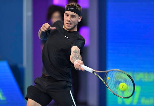 (220215) -- DOHA, Feb. 15, 2022 -- Alex Molcan of Slovakia returns the ball to Christopher O Connell of Australia during the first round of ATP, Tennis Herren Qatar Open tennis match in Doha, capital of Qatar, Feb. 14, 2022. (Photo by Xinhua) (SP)QATAR-DOHA-TENNIS-ATP QATAR OPEN Nikku 