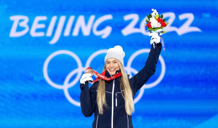 15.02.2022, Zhangjiakou 2022 Winter Olympics in Beijing. Freestyle skiing medal ceremony. Freestyle skier Kelly Sildaru has ended Estonia s 12-year Winter Olympics medals drought by bagging bronze in the Women s Freeski Slopestyle in Beijing. On the photo Kelly Sildaru. Photo Tairo Lutter, Postimees Zhangjiakou Zhangjiakou China 1TL15FEB22D21  Copyright: xTairoxLutterx Kelly Sildaru