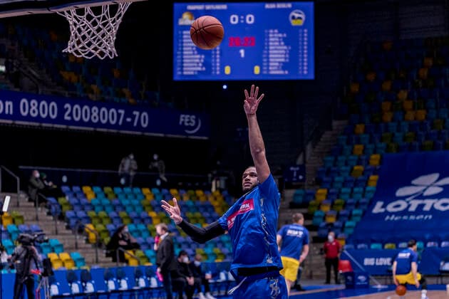 easycredit BBL, Fraport Skyliners vs Alba Berlin, Frankfurt, Fraport Arena, 15 2 2022 Rasheed Moore Fraport Skyliners 20 , Fraport Skyliners vs Alba Berlin, Frankfurt, Fraport Arena, 15 2 2022 Copyright: xBEAUTIFULxSPORTS Gawlikx