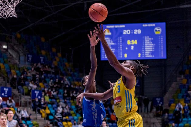 easycredit BBL, Fraport Skyliners vs Alba Berlin, Frankfurt, Fraport Arena, 15 2 2022 Brancou Badio Fraport Skyliners 8 Jaleen Smith Alba Berlin 3 , Fraport Skyliners vs Alba Berlin, Frankfurt, Fraport Arena, 15 2 2022 Copyright: xBEAUTIFULxSPORTS Gawlikx