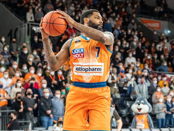 Sindarius Thornwell Ratiopharm Ulm, 07 gets the rebound, Ratiopharm Ulm vs Basketball Loewen Braunschweig, basketball, men, 1 Bundesliga, 15 02 2022 EIBNER Michael Schmidt Ratiopharm Ulm vs Basketball Loewen Braunschweig, basketball, men, 1 Bundesliga, 15 02 2022 Neu Ulm Copyright: xEIBNER MichaelxSchmidtx EP_MST