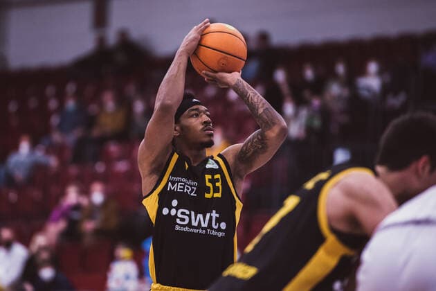 ProA 20 Spieltag Artland Dragons vs Tigers Tuebingen, 15 02 2022 Isaiah Deion Crawley Tigers Tuebingen, 53 ProA 20 Spieltag Artland Dragons vs Tigers Tuebingen on 15 02 2022 in Quakenbrueck Artland Arena , Germany, Copyright: xBEAUTIFULxSPORTS Neddermannx
