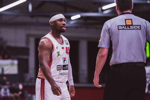 ProA 20 Matchday Artland Dragons vs Tigers Tuebingen, 15 02 2022 Demetrius Ward Artland Dragons, 45 ProA 20 Matchday Artland Dragons vs Tigers Tuebingen on 15 02 2022 in Quakenbrueck Artland Arena , Germany, Copyright: xBEAUTIFULxSPORTS Neddermannx