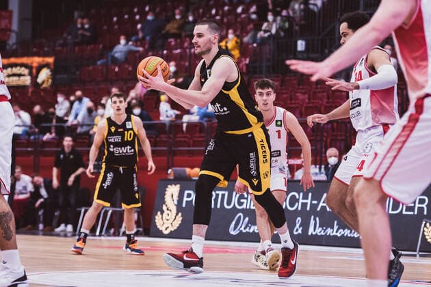 ProA 20 Spieltag Artland Dragons vs Tigers Tuebingen, 15 02 2022 Daniel Keppeler Tigers Tuebingen, 31 ProA 20 Spieltag Artland Dragons vs Tigers Tuebingen on 15 02 2022 in Quakenbrueck Artland Arena , Germany, Copyright: xBEAUTIFULxSPORTS Neddermannx