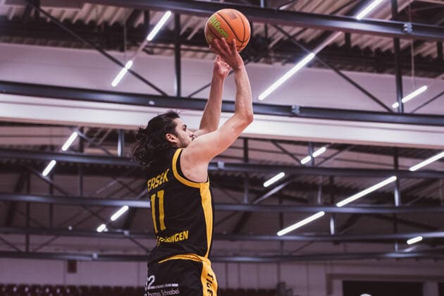 ProA 20 Matchday Artland Dragons vs Tigers Tuebingen, 15 02 2022 Erol Antonio Ersek Tigers Tuebingen, 11 ProA 20 Matchday Artland Dragons vs Tigers Tuebingen on 15 02 2022 in Quakenbrueck Artland Arena , Germany, Copyright: xBEAUTIFULxSPORTS Neddermannx