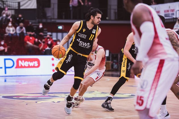 ProA 20 Matchday Artland Dragons vs Tigers Tuebingen, 15 02 2022 Erol Antonio Ersek Tigers Tuebingen, 11 ProA 20 Matchday Artland Dragons vs Tigers Tuebingen on 15 02 2022 in Quakenbrueck Artland Arena , Germany, Copyright: xBEAUTIFULxSPORTS Neddermannx