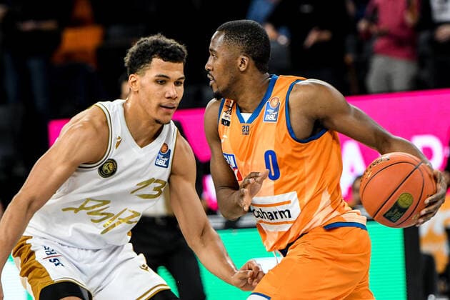 GER, BBL, ratiopharm Ulm vs Basketball Löwen Braunschweig 15.02.2022, ratiopharm arena, Neu-Ulm, GER, BBL, ratiopharm Ulm vs Basketball Löwen Braunschweig, im Bild Brandon Tischler (Braunschweig, 13), Semaj Christon (Ulm, 0) nordphotoxGmbHx xHafner nph00200