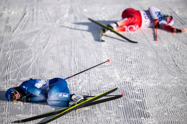 Bilder des Jahres 2022, Sport 02 Februar Sport Themen der Woche KW 07 Sport Bilder des Tages 220216 Lena Quintin of France and Monika Skinder of Poland after competing in women s cross-country skiing team sprint semifinal during day 12 of the 2022 Winter Olympics on February 16, 2022 in Zhangjiakou. Photo: Joel Marklund BILDBYRAN kod JM JM0288 bbeng skidor cross-country skiing langrenn Olympic Games, Olympische Spiele, Olympia, OS olympics winter olympics os ol olympiska spel vinter-os olympiske leker peking peking 2022 beijing 2022 beijing 2022 olympic games beijing 2022 winter olympic games peking-os beijing-ol vinter-ol dam sprint lagsprint *** 220216 Lena Quintin of France and Monika Skinder of Poland after competing in women s cross country skiing team sprint semifinal during day 12 of the 2022 Winter Olympics on February 16, 2022 in Zhangjiakou Photo Joel Marklund BILDBYRAN kod JM JM0288 bbeng skidor cross country skiing langrenn olympic games olympics winter olympics os ol olympic games winter os olympic games beijing peking 2022 beijing 2022 beijing 2022 olympic games beijing 2022 winter olympic games beijing os beijing ol winter ol dam sprint lagsprint,  Copyright: JOELxMARKLUND BB220216JM073