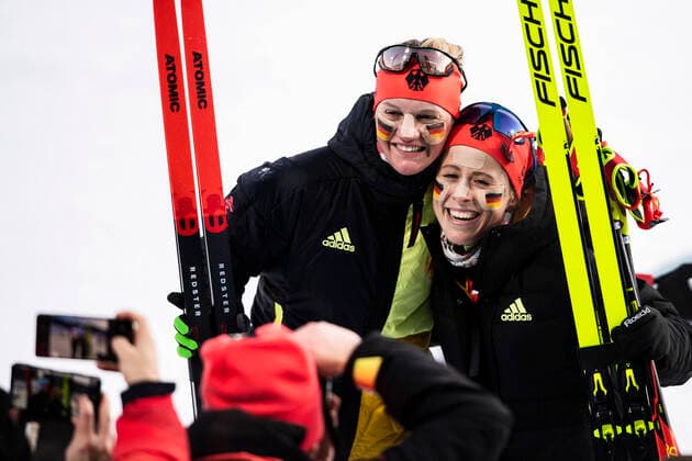 Bilder des Jahres 2022, Sport 02 Februar Sport Themen der Woche KW 07 Sport Bilder des Tages 220216 Katharina Hennig and Victoria Carl of Germany celebrate after competing in women s cross-country skiing team sprint final during day 12 of the 2022 Winter Olympics on February 16, 2022 in Zhangjiakou. Photo: Vegard Grott BILDBYRAN kod VG JM0288 bbeng skidor cross-country skiing langrenn Olympic Games, Olympische Spiele, Olympia, OS olympics winter olympics os ol olympiska spel vinter-os olympiske leker peking peking 2022 beijing 2022 beijing 2022 olympic games beijing 2022 winter olympic games peking-os beijing-ol vinter-ol dam sprint lagsprint jubel *** 220216 Katharina Hennig and Victoria Carl of Germany celebrate after competing in women s cross country skiing team sprint final during day 12 of the 2022 Winter Olympics on February 16, 2022 in Zhangjiakou Photo Vegard Grott BILDBYRAN kod VG JM0288 bbeng skidor cross country skiing langrenn olympic games olympics winter olympics os ol olympics winter o olympics peking Beijing 2022 beijing 2022 beijing 2022 olympic games beijing 2022 winter olympic games beijing os beijing ol winter ol dam sprint team sprint cheer,  Copyright: VEGARDxGRoTT BB220216VG053