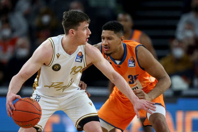 15 02 22, Neu Ulm, Germany, ratiopharm Arena, ratiopharm ulm vs Basketball Loewen Braunschweig Basketball Bundesliga, Ondrej Sehnal Basketball Loewen Braunschweig and Karim Jallow ratiopharm ulm in duel Photo H Langer Neu Ulm ratiopharm Arena Bayern Germany  541_ULMLOE20220215_032 Langer-541