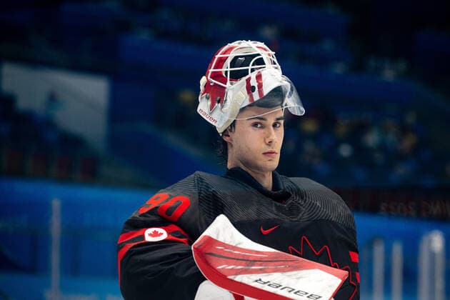 220216 Goaltender Matt Tomkins of Canada in the mens ice hockey quarterfinal between Sweden and Canada during day 12 of the 2022 Winter Olympics on February 16, 2022 in Beijing Photo Maxim Thore BILDBYRAN kod MT MT0326 ice hockey ice hockey olympic games olympics winter olympics os ol olympics winter os olympics peking peking peking 2022 beijing 2022 beijing 2022 olympic games beijing 2022 winter olympic games beijing os beijing ol winter ol 12 bbeng quarter final sweden canada,  Copyright: MAXIMxTHORE BB220216MT105