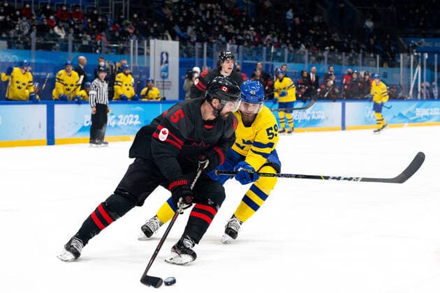 220216 Morgan Ellis of Canada and Linus Johansson of Sweden in the mens ice hockey quarterfinal between Sweden and Canada during day 12 of the 2022 Winter Olympics on February 16, 2022 in Beijing Photo Maxim Thore BILDBYRAN kod MT MT0326 ice hockey ice hockey olympic games olympics winter olympics os ol olympic games winter os olympic games beijing peking 2022 beijing 2022 beijing 2022 olympic games beijing 2022 winter olympic games beijing os beijing ol winter ol 12 bbeng quarter final sweden canada,  Copyright: MAXIMxTHORE BB220216MT133