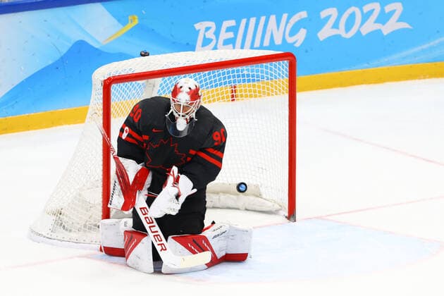 February 16, 2022, Beijing, Hebei, China: Goalie MATT TOMKINS of Canada makes a save during the Ice hockey, Eishockey Men s Play-offs Quarterfinals game between Sweden and Canada on February 16th in Beijing, China Beijing China - ZUMAc179 20220216_zep_c179_137 Copyright: xMickaelxChavetx
