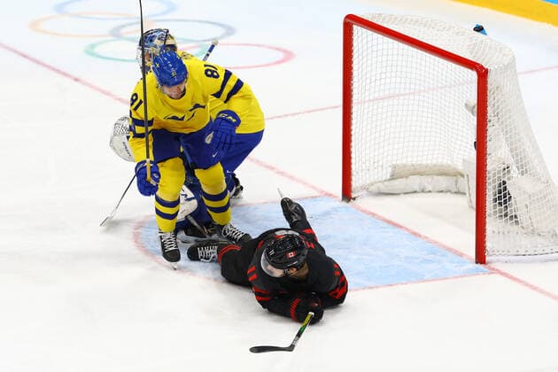 February 16, 2022, Beijing, Hebei, China: Action during the Ice hockey, Eishockey Men s Play-offs Quarterfinals game between Sweden and Canada on February 16th in Beijing, China BEIJING 2022: DAY 12: MEN ICE HOCKEY: QUARTERFINALS: SWE v CAN  - ZUMAc179 20220216_zep_c179_126 Copyright: xMickaelxChavetx
