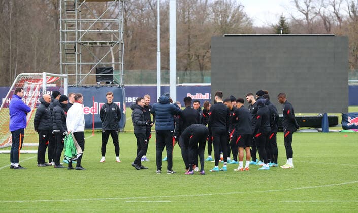 Europa League RB Leipzig training 16 12 2022 Leipzig, 16 02 2022, RBL training center, Europa League , RB Leipzig final training the day before RBL v Real San Sebastian , Pictured players circle , Picture Point