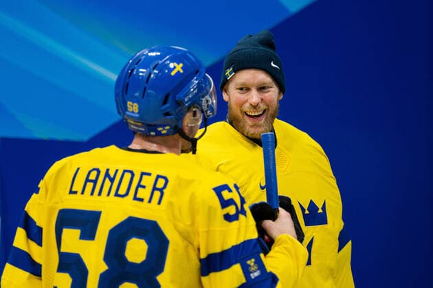 220216 Goaltender Magnus Hellberg of Sweden celebrates after the mens ice hockey quarterfinal between Sweden and Canada during day 12 of the 2022 Winter Olympics on February 16, 2022 in Beijing Photo Maxim Thore BILDBYRAN kod MT MT0326 ice hockey ice hockey olympic games olympics winter olympics os ol olympics winter os olympics peking peking peking 2022 beijing 2022 beijing 2022 olympic games beijing 2022 winter olympic games beijing os beijing ol winter ol 12 bbeng quarter final sweden canada,  Copyright: MAXIMxTHORE BB220216MT164