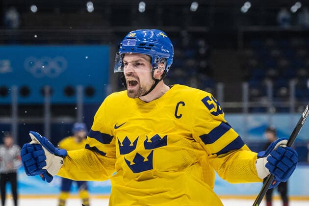 220216 Anton Lander of Sweden celebrates after scoring the 2 0 goal in the mens ice hockey quarterfinal between Sweden and Canada during day 12 of the 2022 Winter Olympics on February 16, 2022 in Beijing Photo Maxim ThorÃ BILDBYRAN kod MT MT0326 ice hockey ice hockey olympic games olympics winter olympics os ol olympic games winter os olympic games peking peking 2022 beijing 2022 beijing 2022 olympic games beijing 2022 winter olympic games peking os beijing ol winter ol 12 bbeng quarter final sweden canada cheer,  Copyright: MAXIMxTHORE BB220216MT169