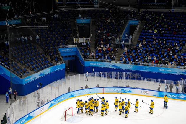220216 Players of Sweden celebrate after the mens ice hockey quarterfinal between Sweden and Canada during day 12 of the 2022 Winter Olympics on February 16, 2022 in Beijing Photo Mathias Bergeld BILDBYRAN kod MB MT0326 ice hockey ice hockey olympic games olympics winter olympics os ol olympiska games winter os olympics peking peking Beijing 2022 beijing 2022 beijing 2022 olympic games beijing 2022 winter olympic games beijing os beijing ol winter ol 12 bbeng quarter final sweden canada cheer,  Copyright: MATHIASxBERGELD BB220216MB098