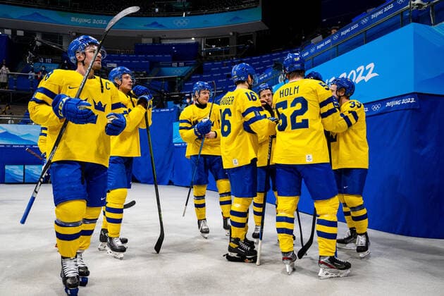 220216 Players of Sweden celebrate after the mens ice hockey quarterfinal between Sweden and Canada during day 12 of the 2022 Winter Olympics on February 16, 2022 in Beijing Photo Mathias Bergeld BILDBYRAN kod MB MT0326 ice hockey ice hockey olympic games olympics winter olympics os ol olympiska games winter os olympics peking peking Beijing 2022 beijing 2022 beijing 2022 olympic games beijing 2022 winter olympic games beijing os beijing ol winter ol 12 bbeng quarter final sweden canada cheer,  Copyright: MATHIASxBERGELD BB220216MB104