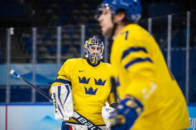 220216 Goaltender Lars Johansson of Sweden in the mens ice hockey quarterfinal between Sweden and Canada during day 12 of the 2022 Winter Olympics on February 16, 2022 in Beijing Photo Maxim ThorÃ BILDBYRAN kod MT MT0326 ice hockey ice hockey olympic games olympics winter olympics os ol olympics winter os olympics peking peking peking 2022 beijing 2022 beijing 2022 olympic games beijing 2022 winter olympic games beijing os beijing ol winter ol 12 bbeng quarter final sweden canada,  Copyright: MAXIMxTHORE BB220216MT173