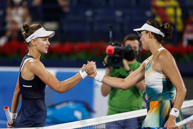 Garbine Muguruza congratulates Veronika Kudermetova Tennis Dubai Tennis Championships 2022 WTA Dubai Duty Free Tennis Stadium Dubai United Arab Emirates 16 February 2022 Copyright: xJuergenxHasenkopfx