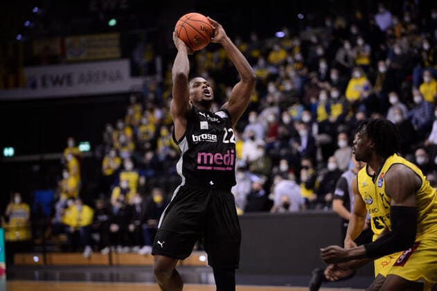 Cameron Wells 22 medi Bayreuth during the game EWE Baskets Oldenburg vs medi Bayreuth Basketball, easyCredit BBL, season 2021 2022, 22 matchday, 16 02 2022 Copyright xErikxHillmer EIBNERx EP EHR EWE Baskets Oldenburg vs medi Bayreuth Basketball, easyCredit BBL, season 2021 2022, 22 matchday, 16 02 2022 Oldenburg Copyright: xErikxHillmer EIBNERx EP_EHR