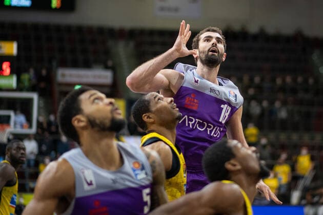 Harper Kamp BG Goettingen at the basket, MHP Riesen Ludwigsburg vs BG Goettingen, easycredit Basketball Bundesliga, 22 Spieltag, 16 02 2022, Spielzeit 2021 2022 MHP Riesen Ludwigsburg vs BG Goettingen, easycredit Basketball Bundesliga, 22 Spieltag, 16 02 2022, Spielzeit 2021 2022 Copyright: xEibner Memmlerx EP_MMR