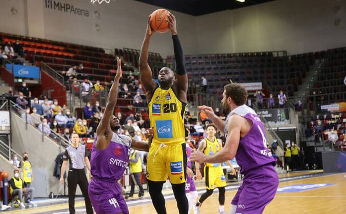 Ludwigsburg , Basketball easycredit BBL Bundesliga . MHP Riesen Ludwigsburg vs. BG Göttingen , Rawle Alkins ( Riesen )