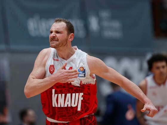 16 02 2022, basketball, BBL, main round, s Oliver Wuerzburg Telekom Baskets Bonn, GER, Wuerzburg, tectake Arena picture from left Felix Hoffmann s Oliver Wuerzburg Copyright: HMBxMedia xHeikoxBecker