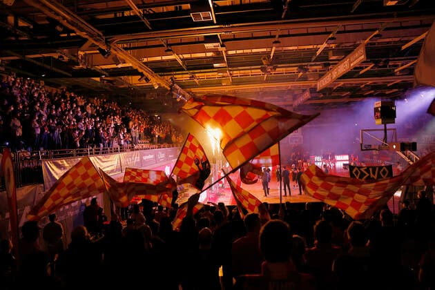 16 02 2022, basketball, BBL, main round, s Oliver Wuerzburg Telekom Baskets Bonn, GER, Wuerzburg, tectake Arena picture v li fans in the hall Copyright: HMBxMedia xHeikoxBecker