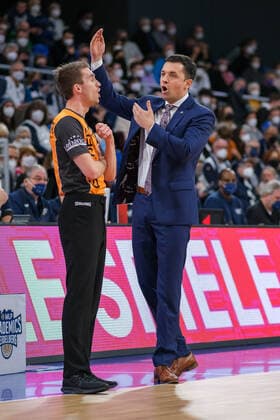 Igor Jovovic Syntainics MBC, Head Coach in dispute with a referee, MLP Academics Heidelberg vs Syntainics MBC, Basketball, easyCredit Bundesliga, 22 Spieltag, Saison 2021 2022, 16 02 2022, MLP Academics Heidelberg vs Syntainics MBC, Basketball, easyCredit Bundesliga, 22 Spieltag, Saison 2021 2022, 16 02 2022, Heidelberg Copyright: xEibner-Pressefotox EP_EER