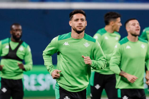 Zenit V Betis: Play-off - UEFA Europa League Alex Moreno (C) of Real Betis during training session on the eve of the UEFA Europa League play-off first leg match between Zenit St. Petersburg and Real Betis on February 16, 2022 at Gazprom Arena in Saint Petersburg, Russia. Saint Petersburg Russia  Copyright: xMikexKireevx originalFilename:kireev-zenitvbe220216_npnb6.jpg