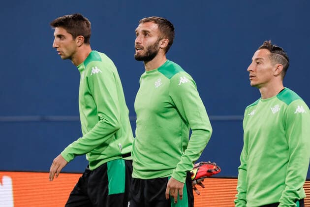 Zenit V Betis: Play-off - UEFA Europa League (L to R) Edgar Gonzalez, German Pezzella and Andres Guardado of Real Betis during training session on the eve of the UEFA Europa League play-off first leg match between Zenit St. Petersburg and Real Betis on February 16, 2022 at Gazprom Arena in Saint Petersburg, Russia. Saint Petersburg Russia  Copyright: xMikexKireevx originalFilename:kireev-zenitvbe220216_npdv0.jpg