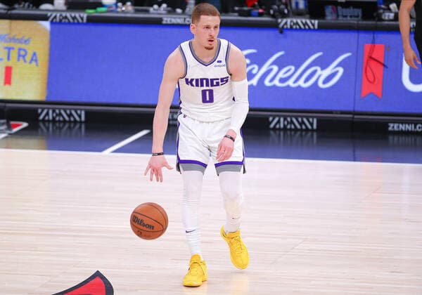 CHICAGO, IL - FEBRUARY 16: Sacramento Kings guard Donte DiVincenzo (0) in action during a NBA, Basketball Herren, USA game between the Sacramento Kings and the Chicago Bulls on February 16, 2022 at the United Center in Chicago, IL. (Photo by Melissa Tamez Icon Sportswire) NBA: FEB 16 Kings at Bulls Icon22021619