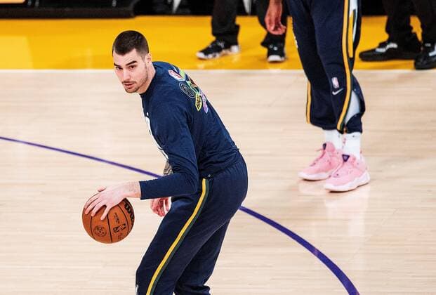 Juancho Hernangomez 41 of the Utah Jazz warmups prior to the NBA, Basketball Herren, USA game between Los Angeles Lakers and Utah Jazz, at Crypto.com Arena in Los Angeles, California, United States, 16 February 2022. Los Angeles Lakers vs. Utah Jazz !ACHTUNG: NUR REDAKTIONELLE NUTZUNG!  Copyright: xJavierxRojasx AME6429 20220217-08412d1f542b5e4dcad61bdebf5dceb555585e77
